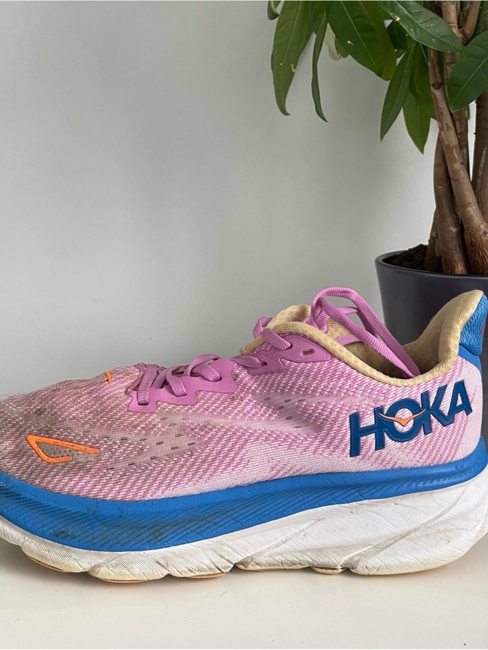 Women Size 9.5 Hoka One One Clifton 9 Shoe Running Shoes Cyclamen Pink